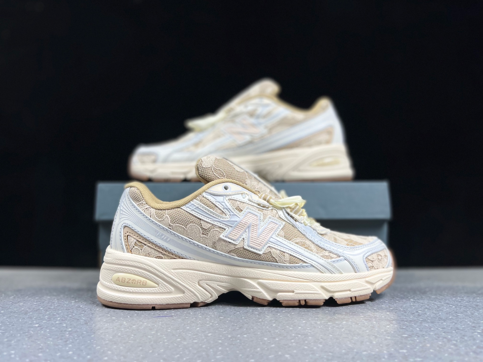 New Balance 740 "Lace Beige"