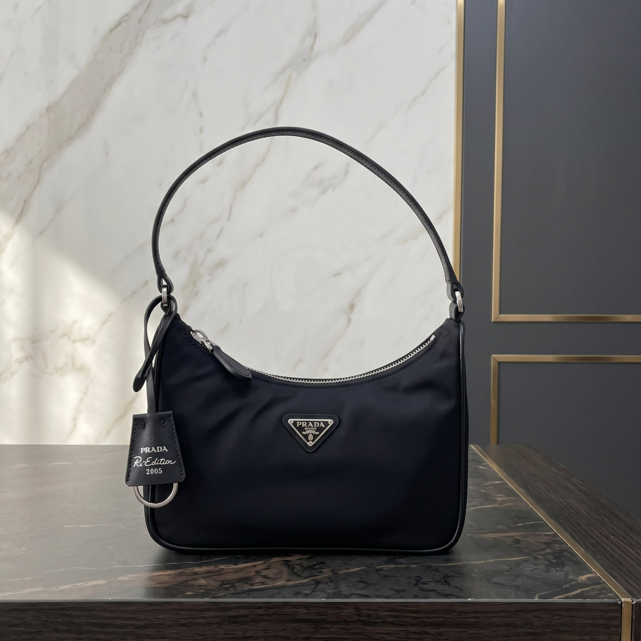Tas Bahu Re-Edition 2005 Re-Nylon